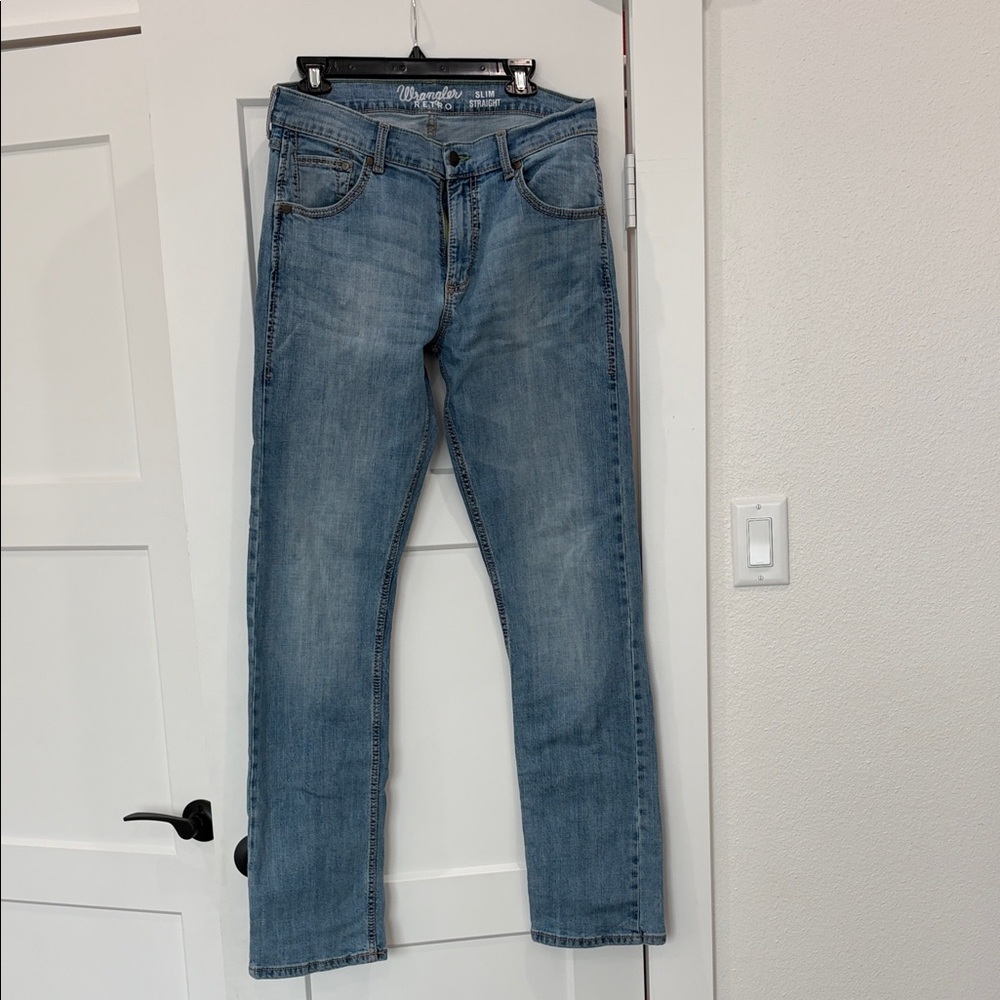 Wrangler Men's Classic Light Blue Straight Jeans